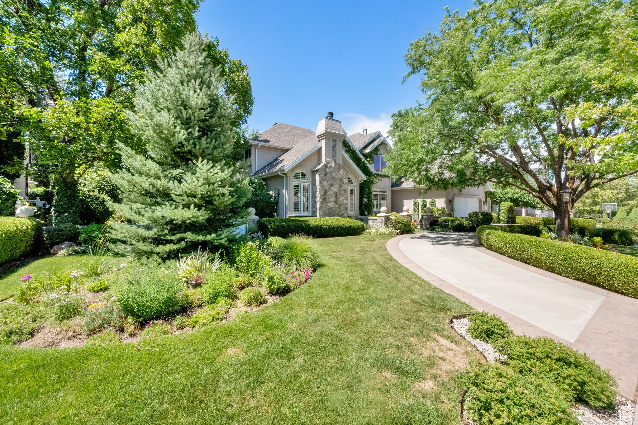THE DOWNS - Residential