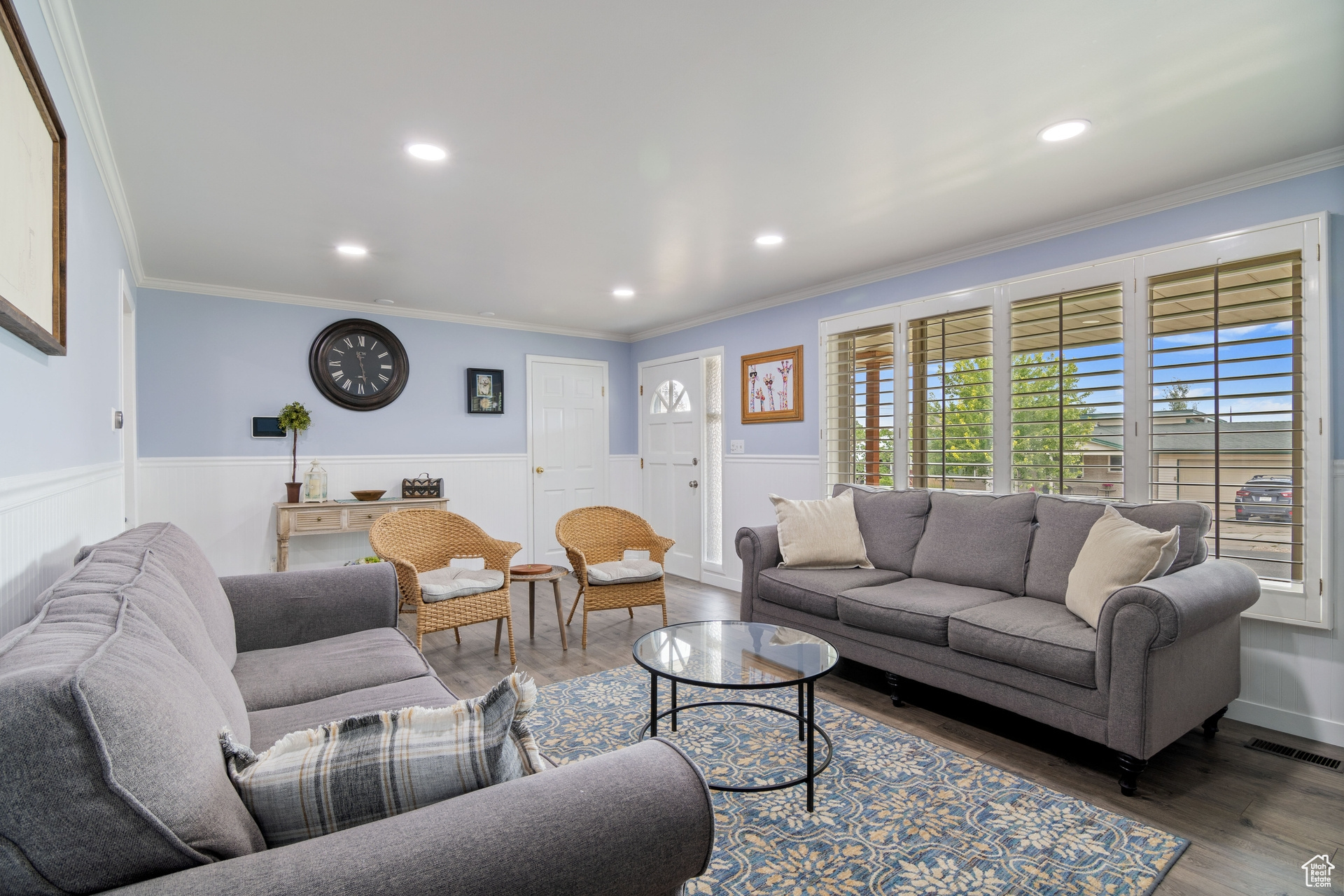 LAZY BAR - Residential