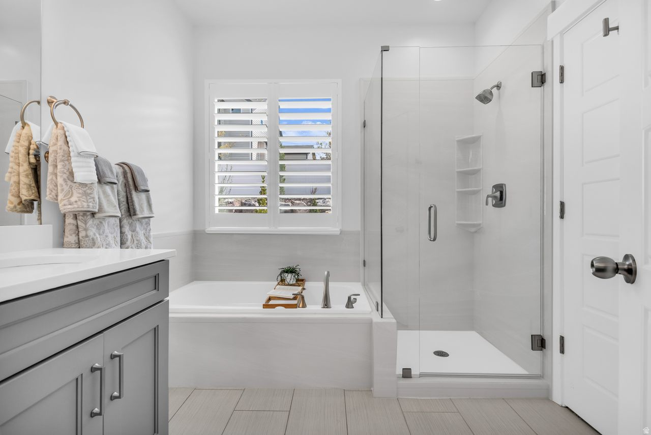 HIDDEN CANYON ESTATED - Residential