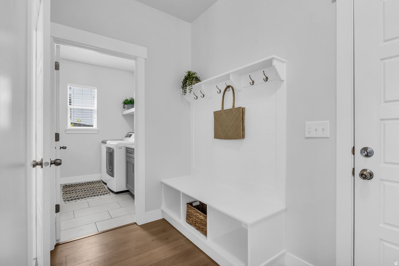 HIDDEN CANYON ESTATED - Residential
