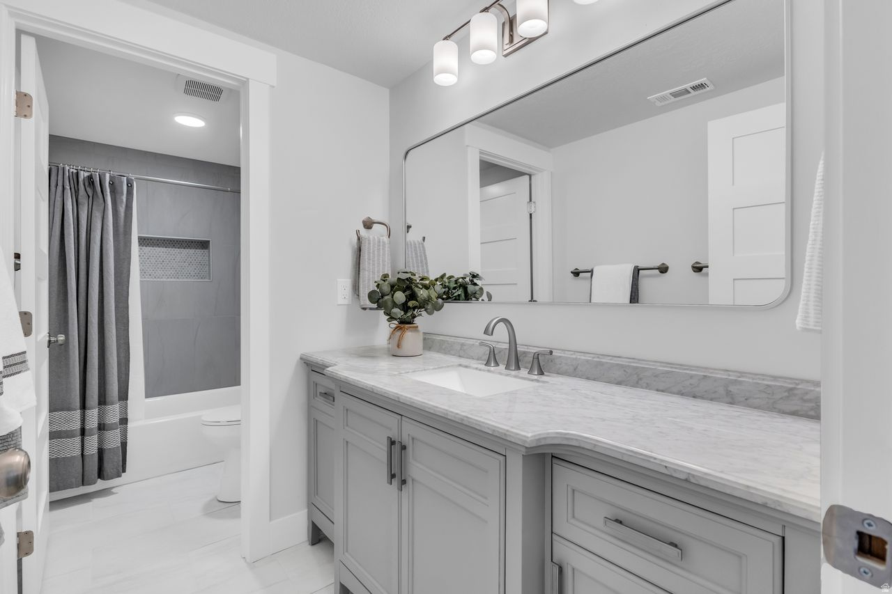 HIDDEN CANYON ESTATED - Residential