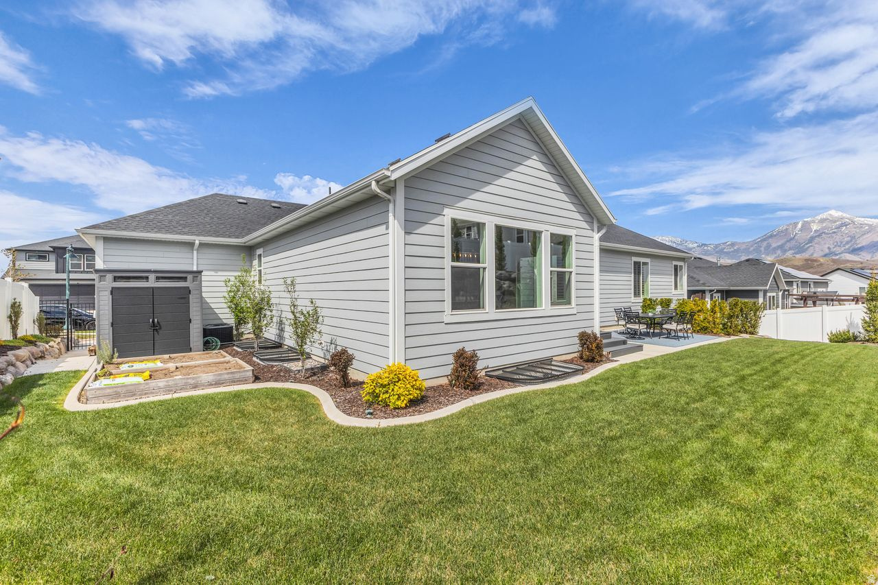 HIDDEN CANYON ESTATED - Residential