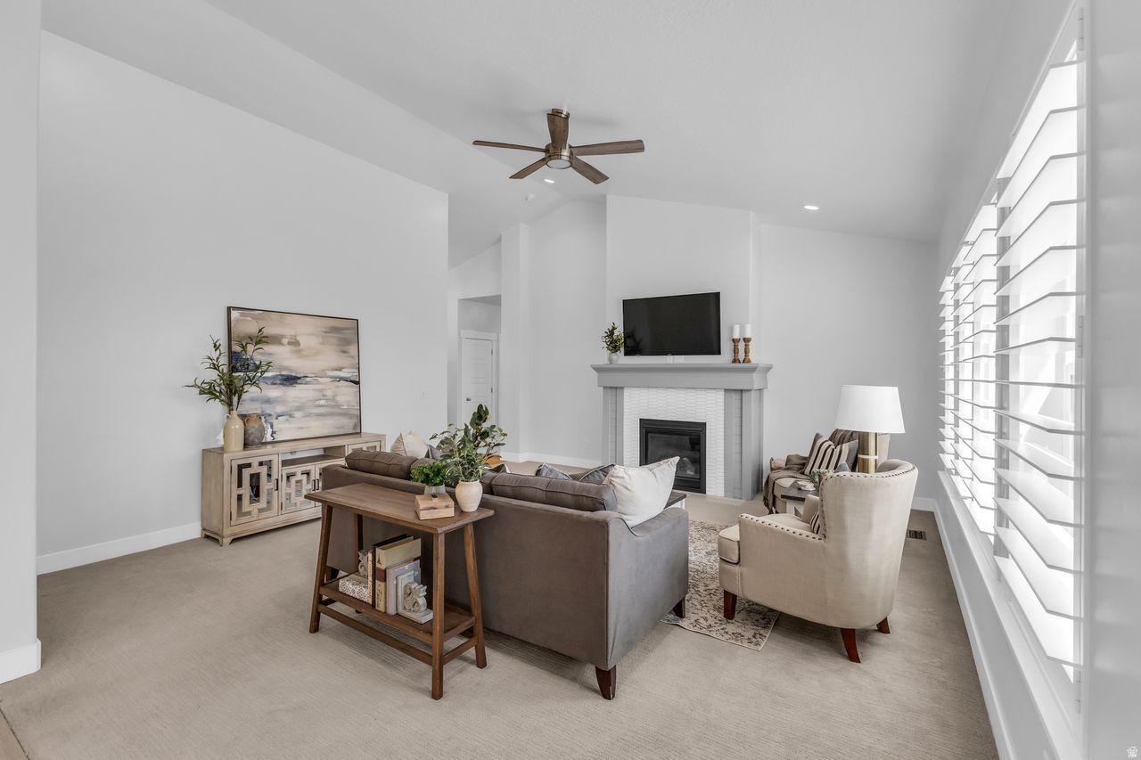 HIDDEN CANYON ESTATED - Residential