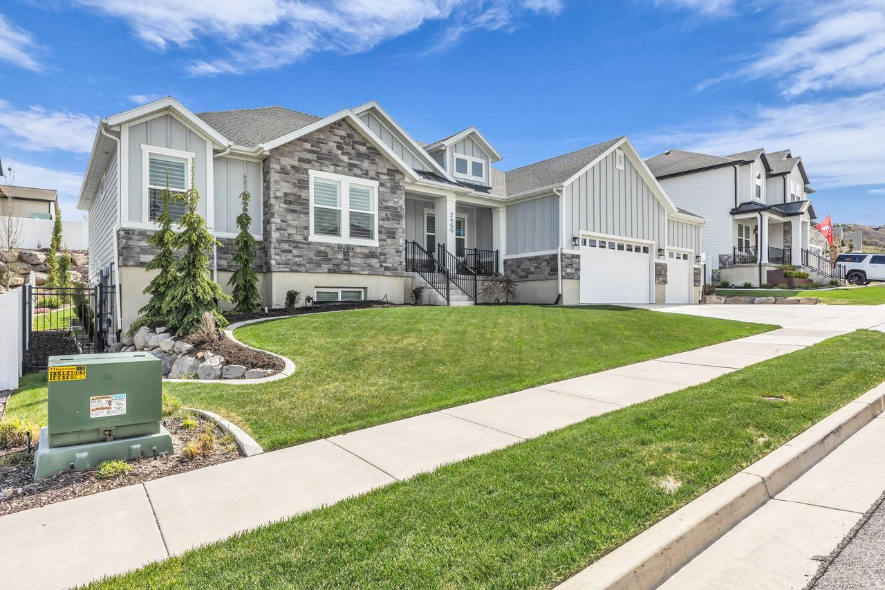 HIDDEN CANYON ESTATED - Residential