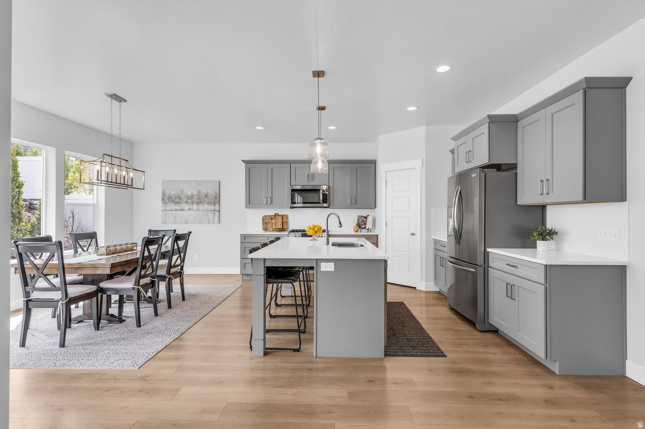 HIDDEN CANYON ESTATED - Residential