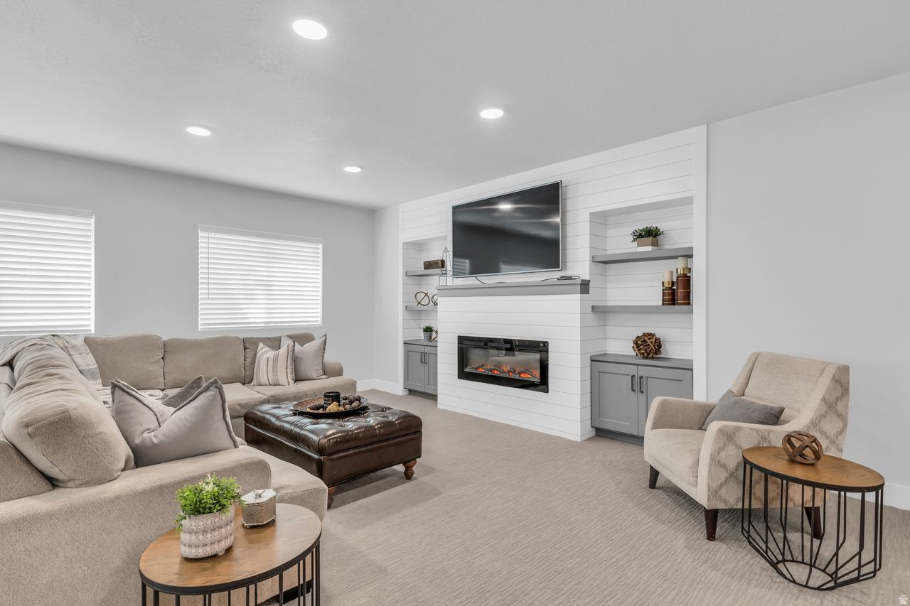 HIDDEN CANYON ESTATED - Residential