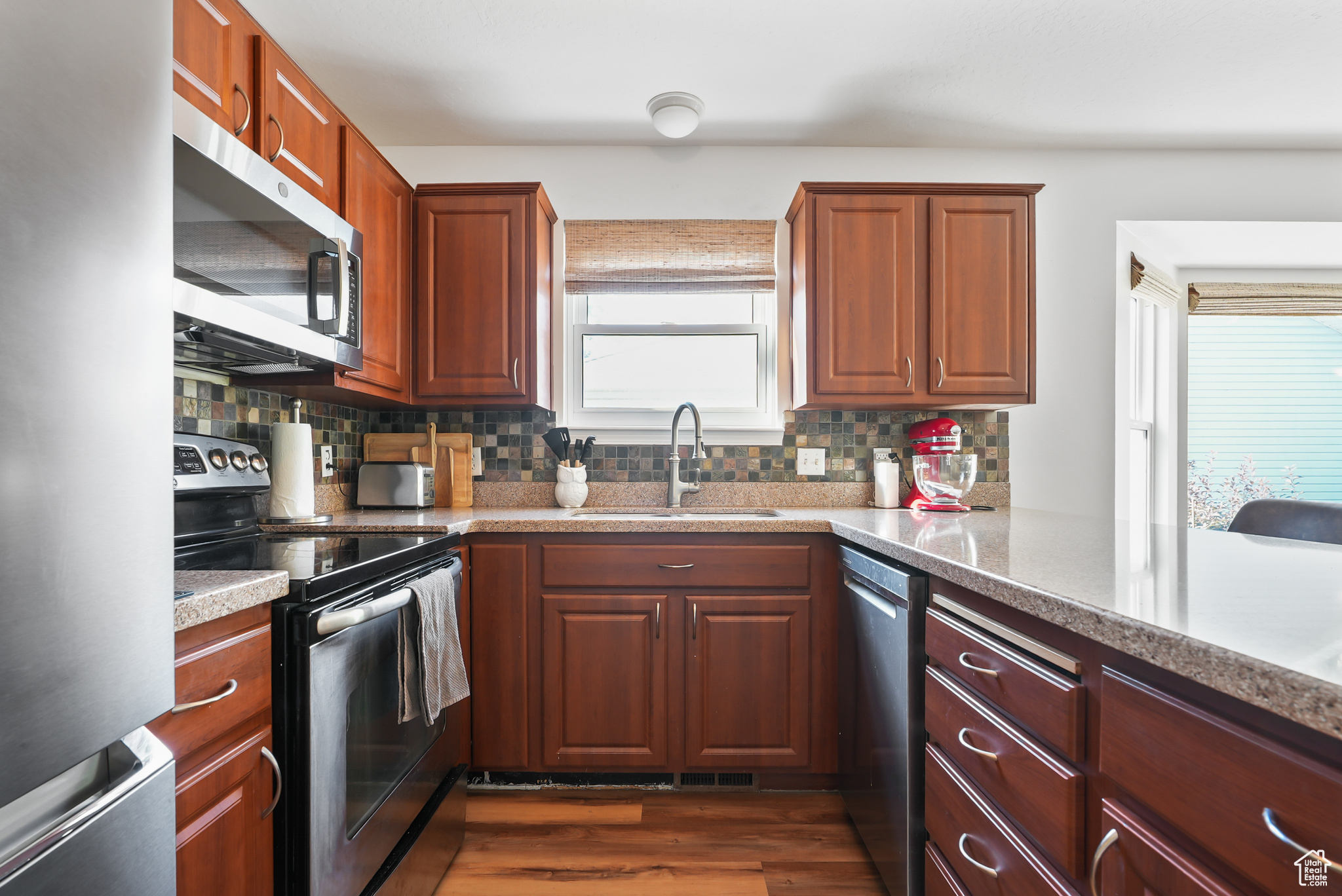 FALCON RIDGE - Residential