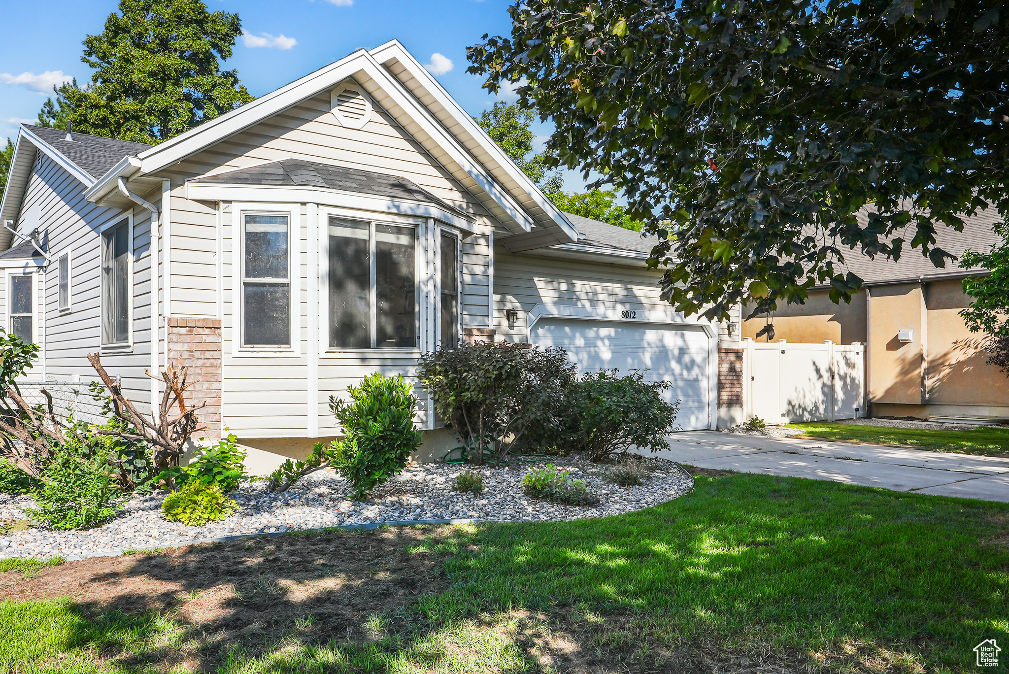 FALCON RIDGE - Residential