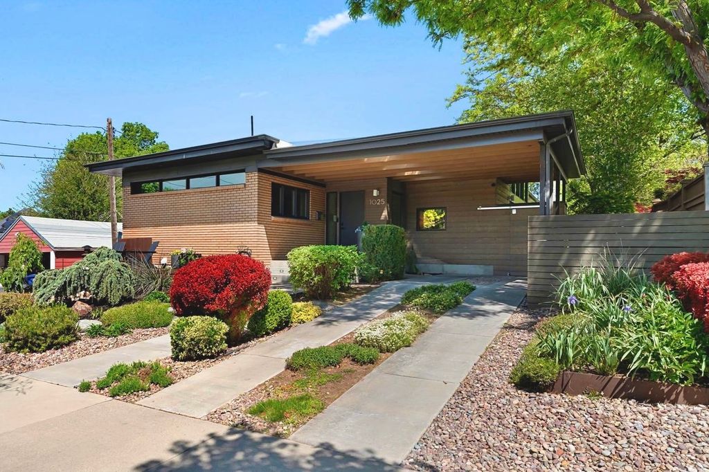 Photo of 1025 E HERBERT AVE, Salt Lake City, UT 84105 (MLS # 2156289)