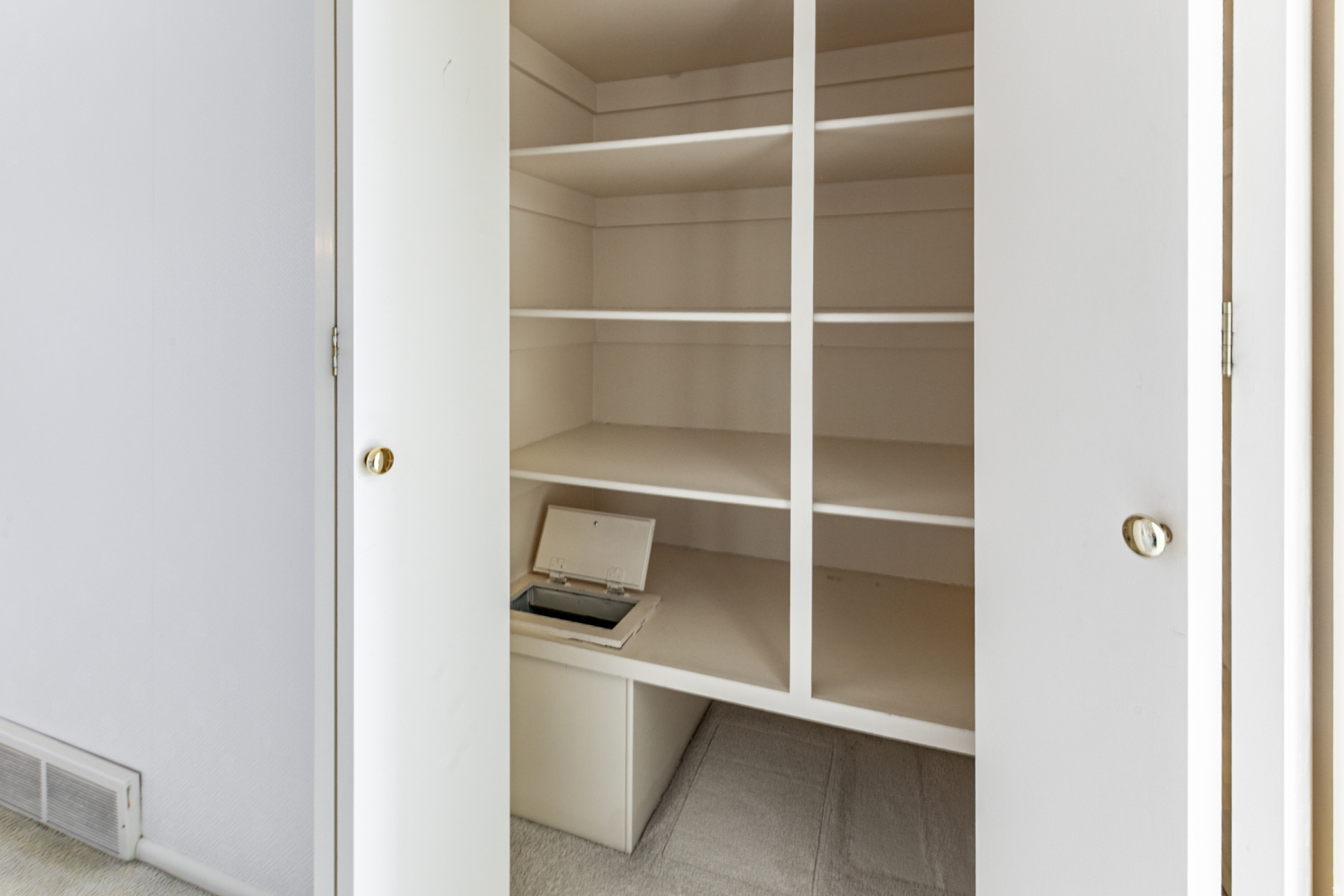 VILLAGE 3 - Residential