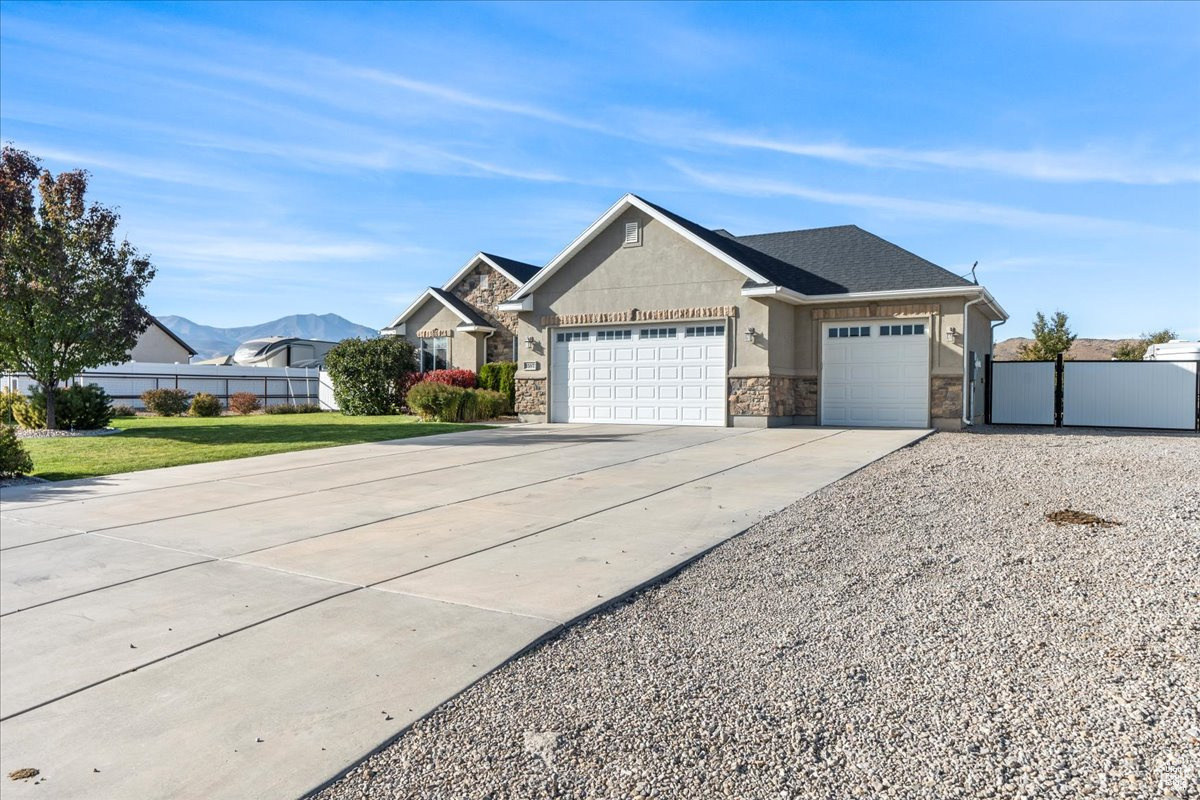 1587 E Smithfield Dr, Eagle Mountain, Utah image 3