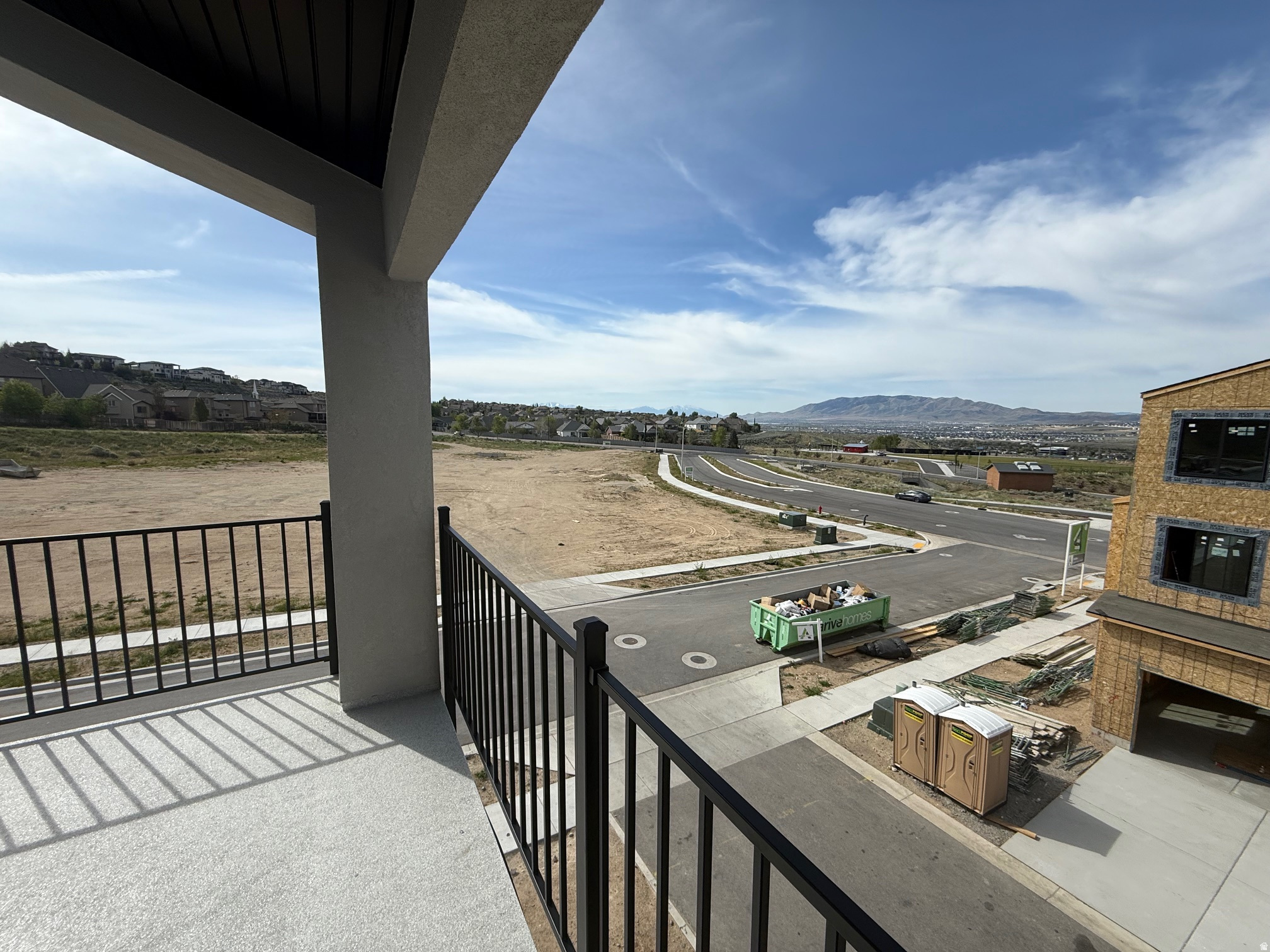 VISTAS AT THE POINT - Residential