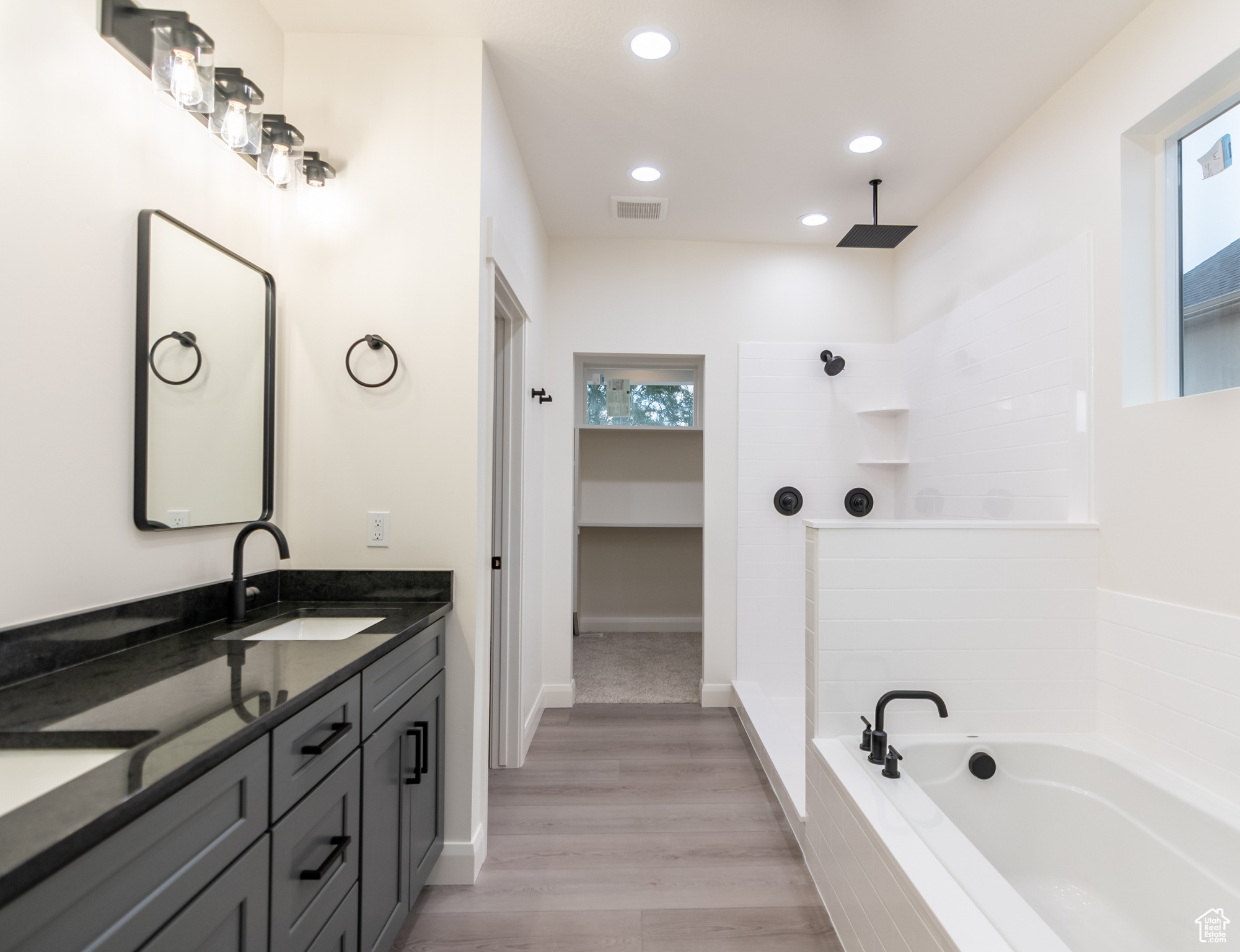 HUNTINGTON FARMS - Residential