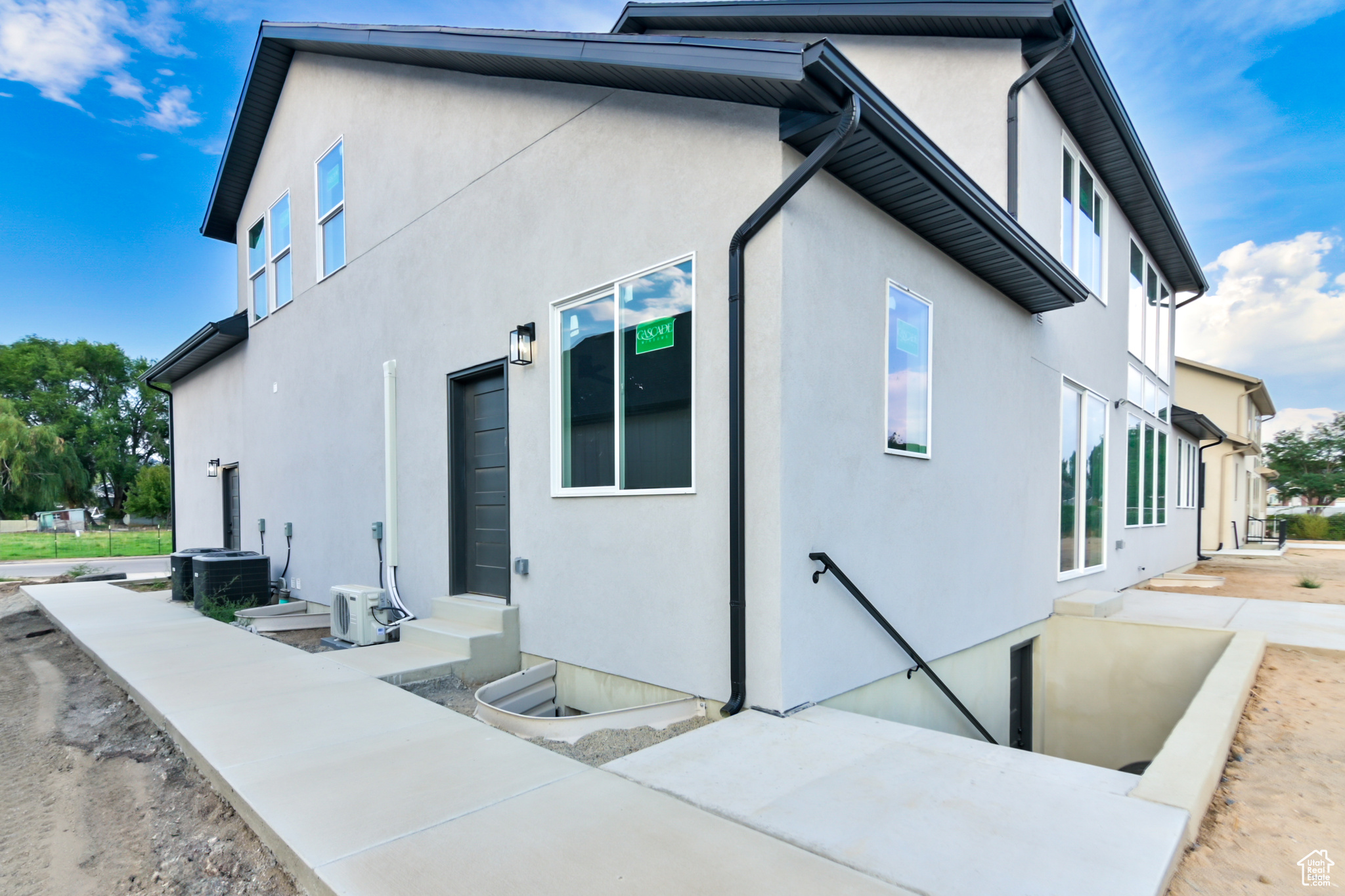 HUNTINGTON FARMS - Residential