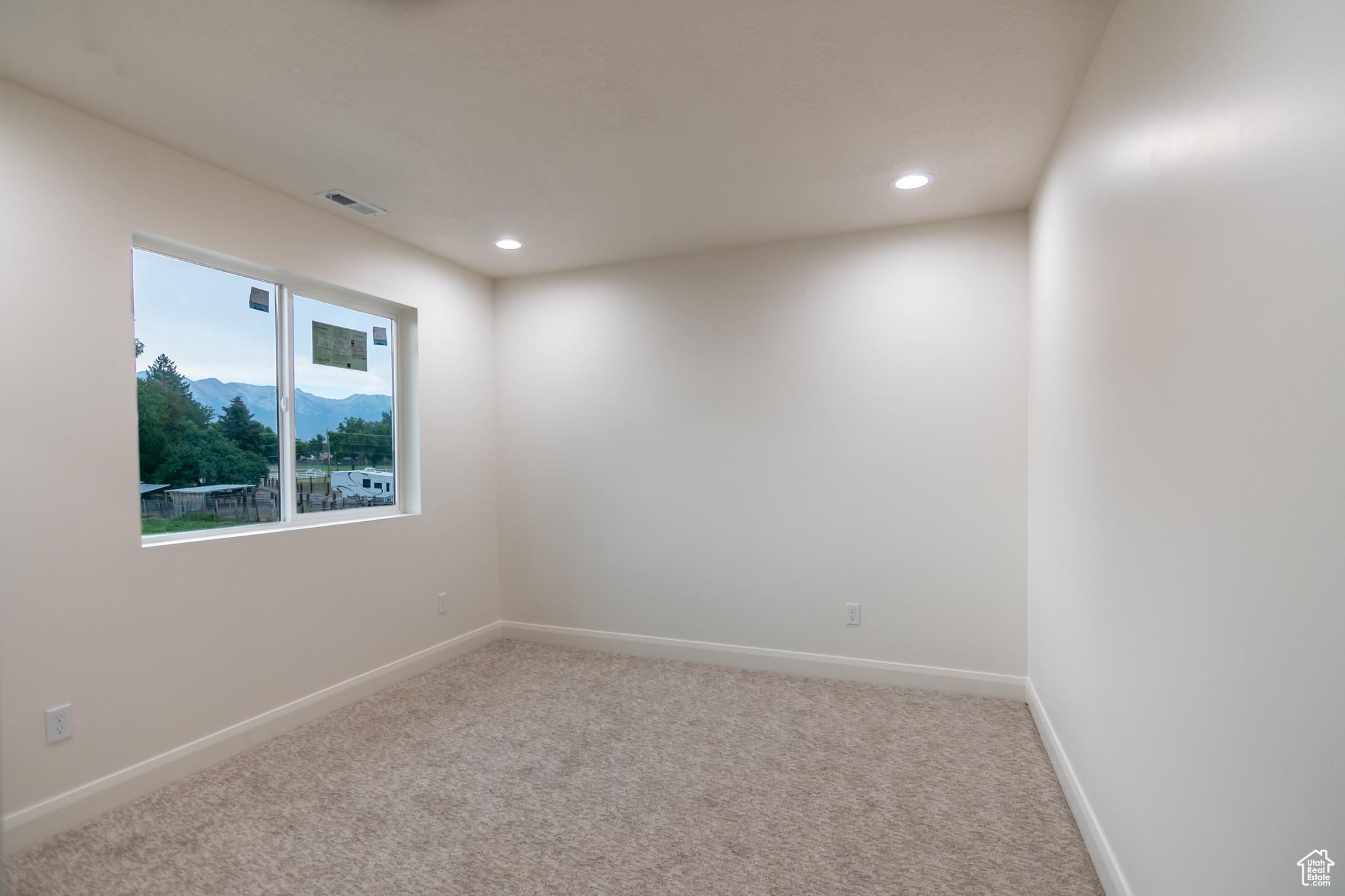 HUNTINGTON FARMS - Residential