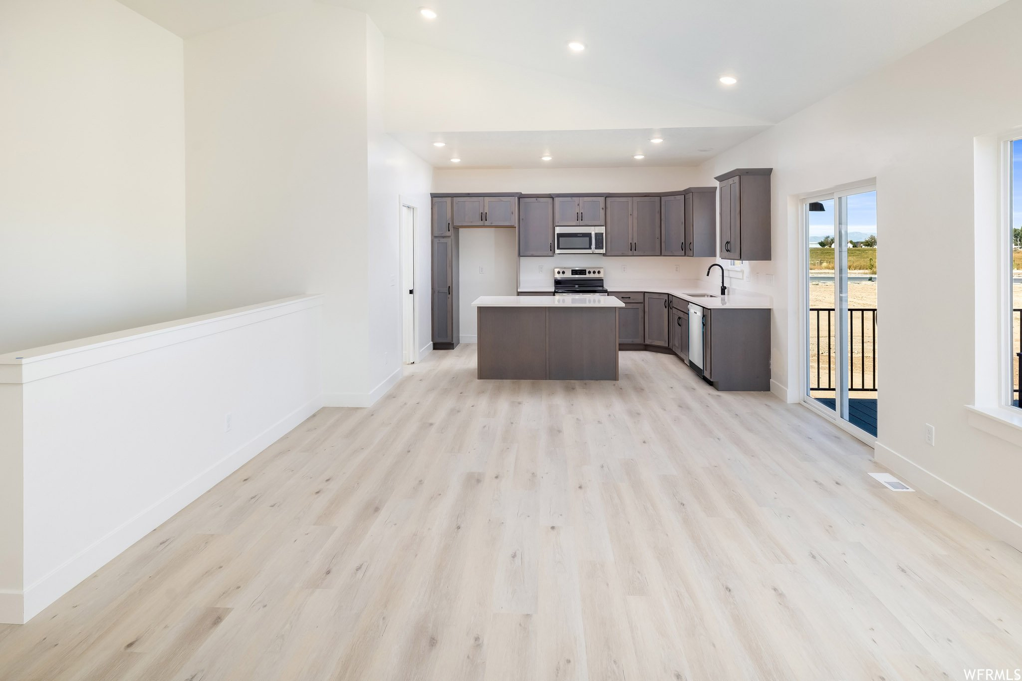 MOUNT STERLING FARM - Residential