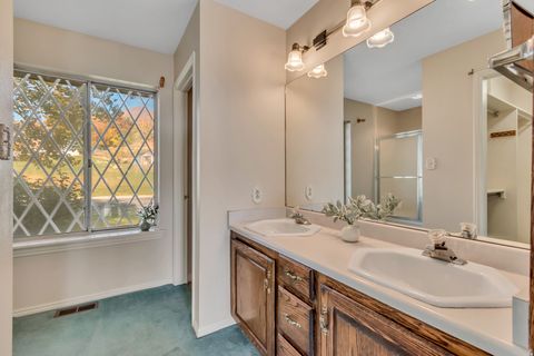 Tiny photo for 1635 MOUNTAIN OAKS DR, Orem, UT 84097 (MLS # 2121025)