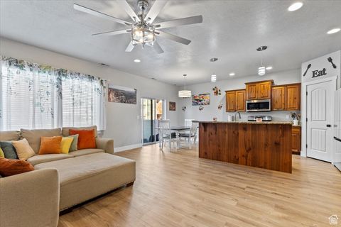 Tiny photo for 1323 N SILVERCREST DR, Saratoga Springs, UT 84045 (MLS # 2118760)