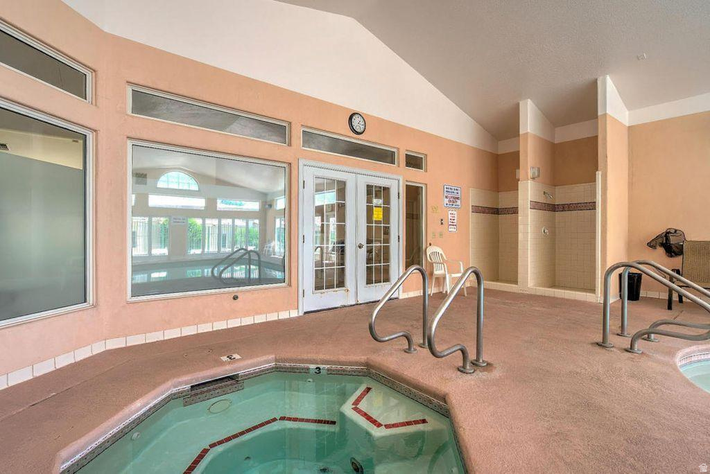 RIVER COVE TH 1 - Residential