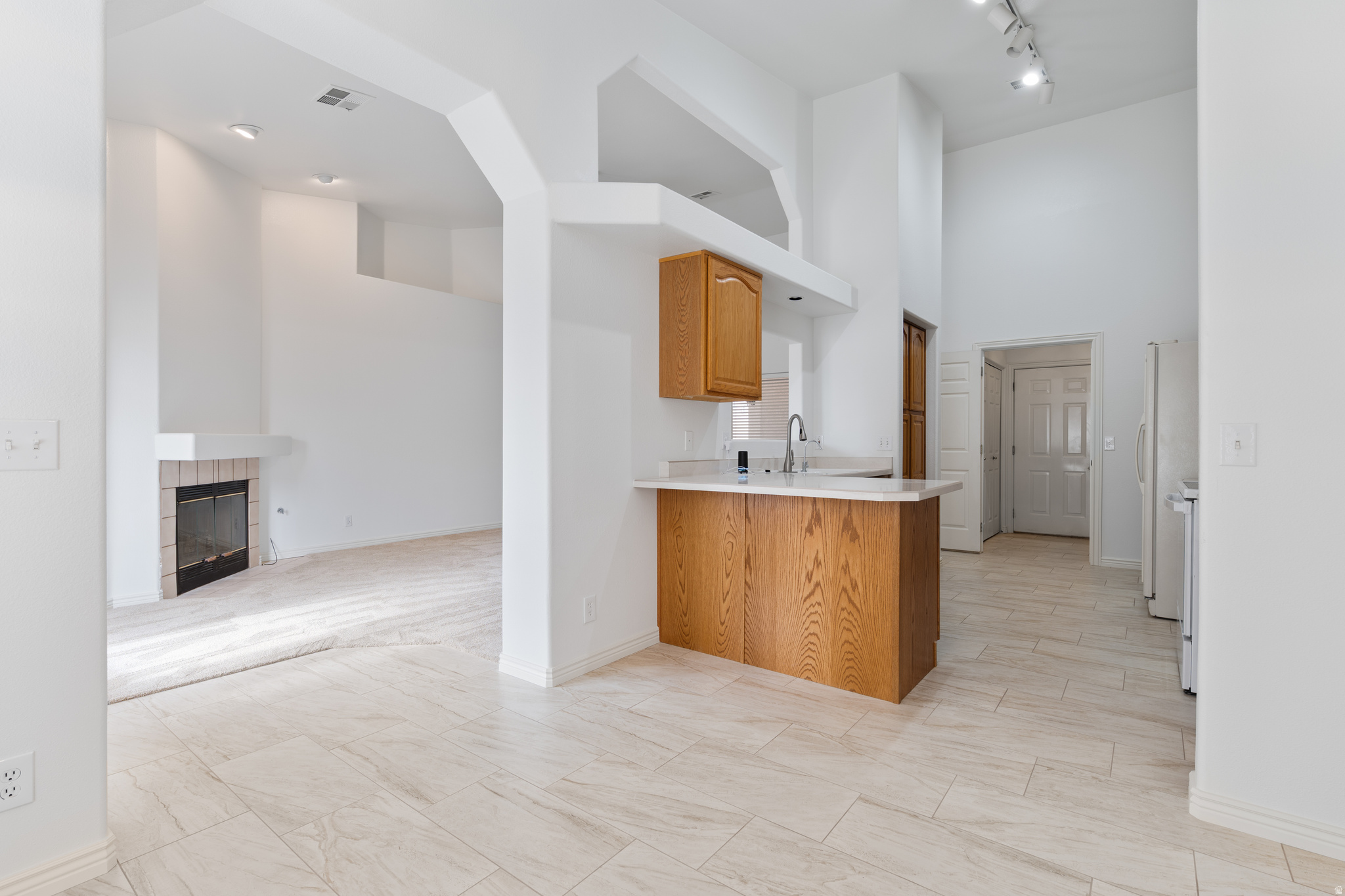 RIVER COVE TH 1 - Residential