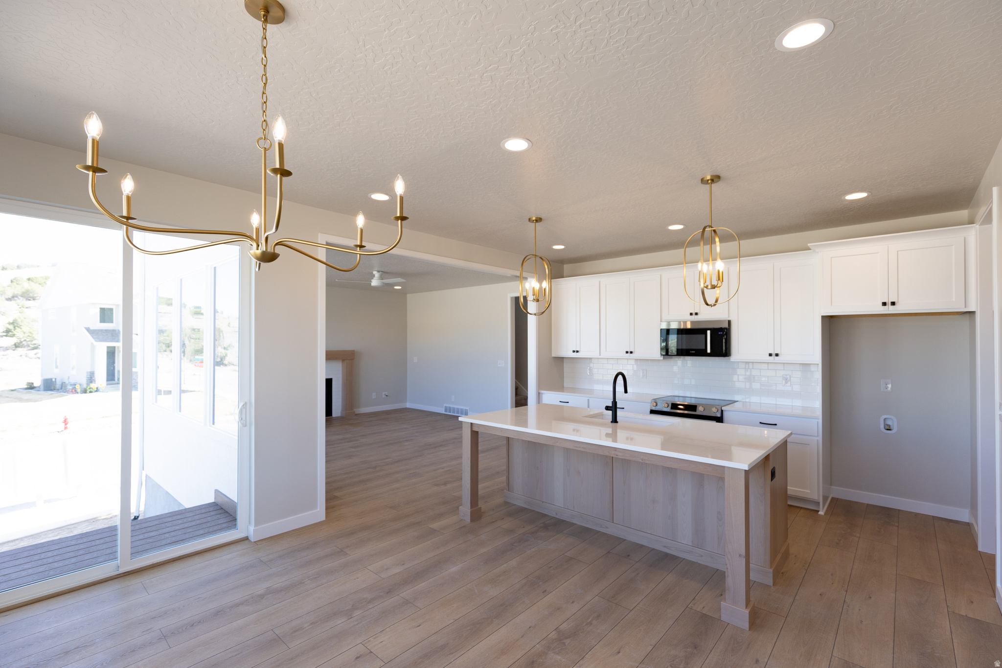 HIDDEN HOLLOW - Residential