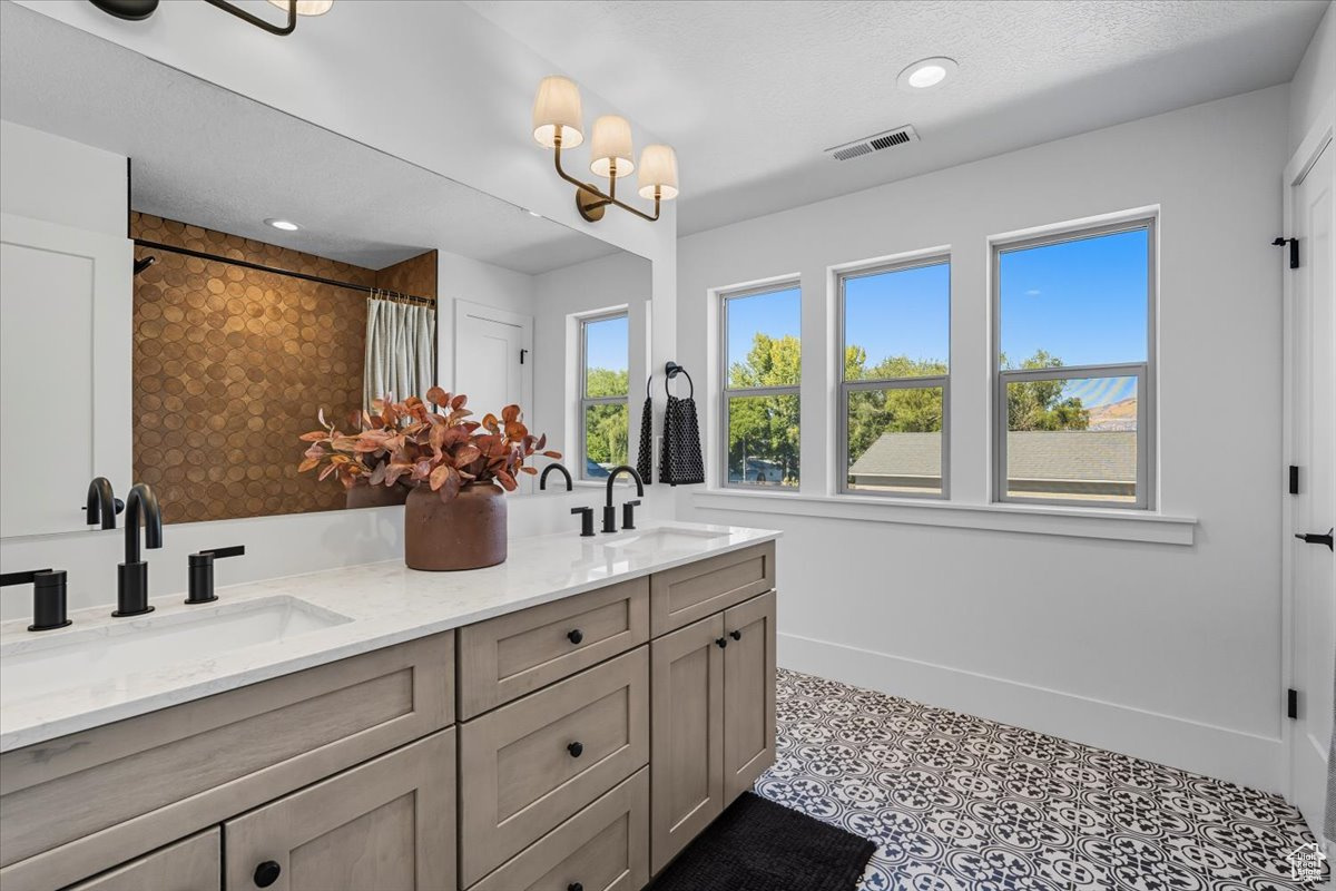 HUNTING FARMS - Residential