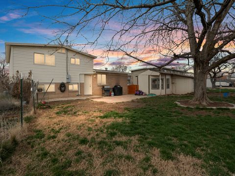 Tiny photo for 1419 S MARILYN DR, Syracuse, UT 84075 (MLS # 2141627)