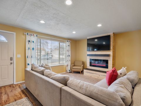 Tiny photo for 1419 S MARILYN DR, Syracuse, UT 84075 (MLS # 2141627)