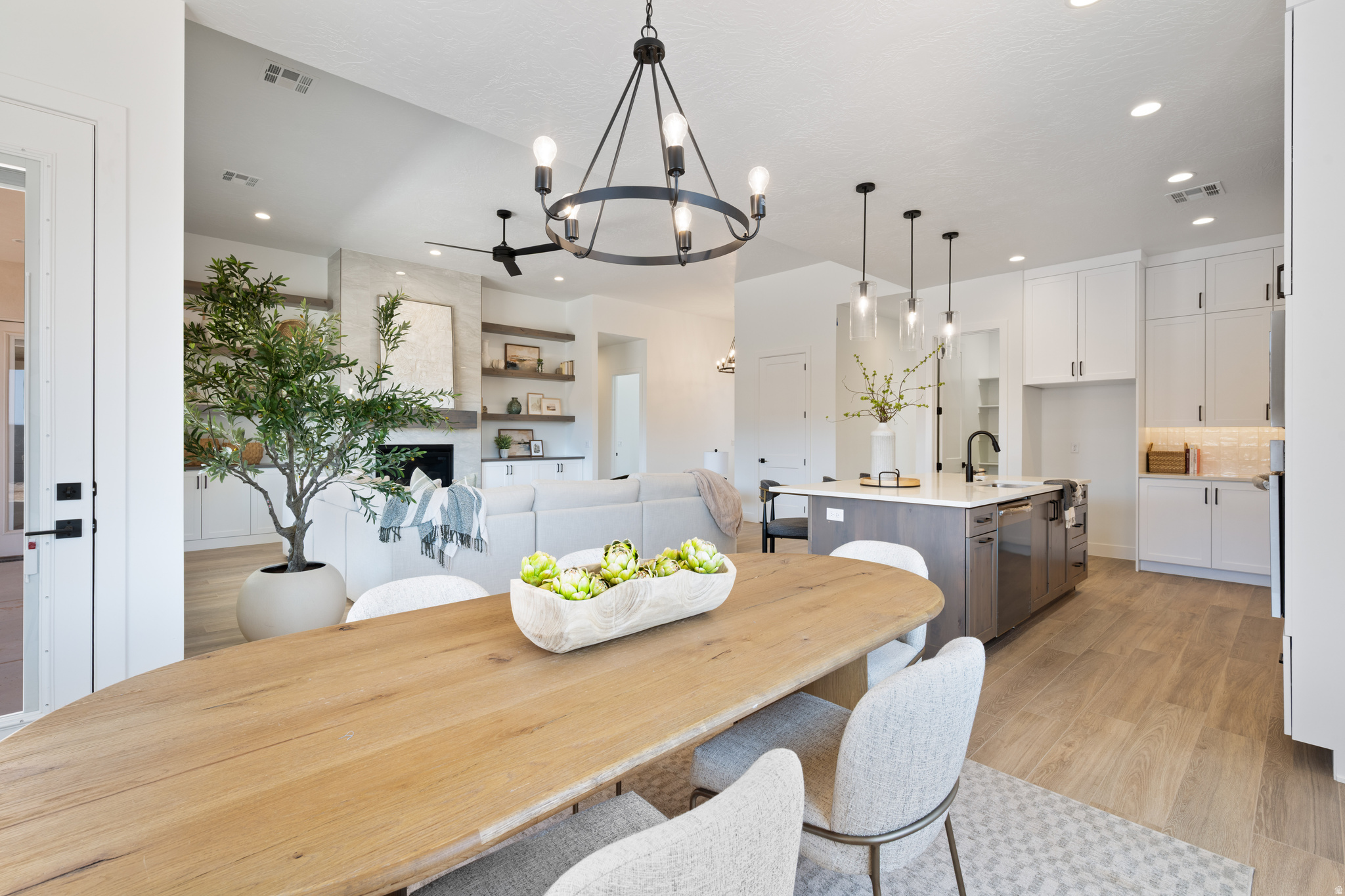 SCENIC POINT - Residential