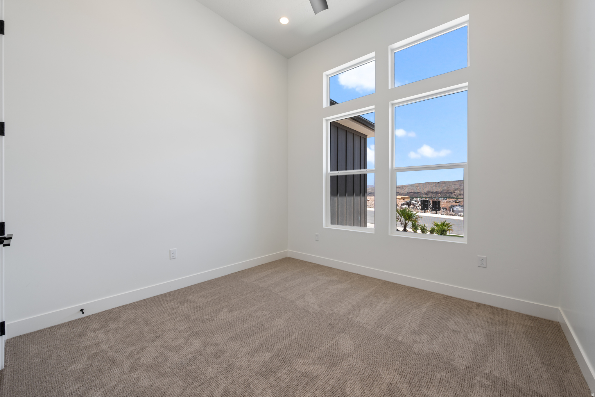 SCENIC POINT - Residential