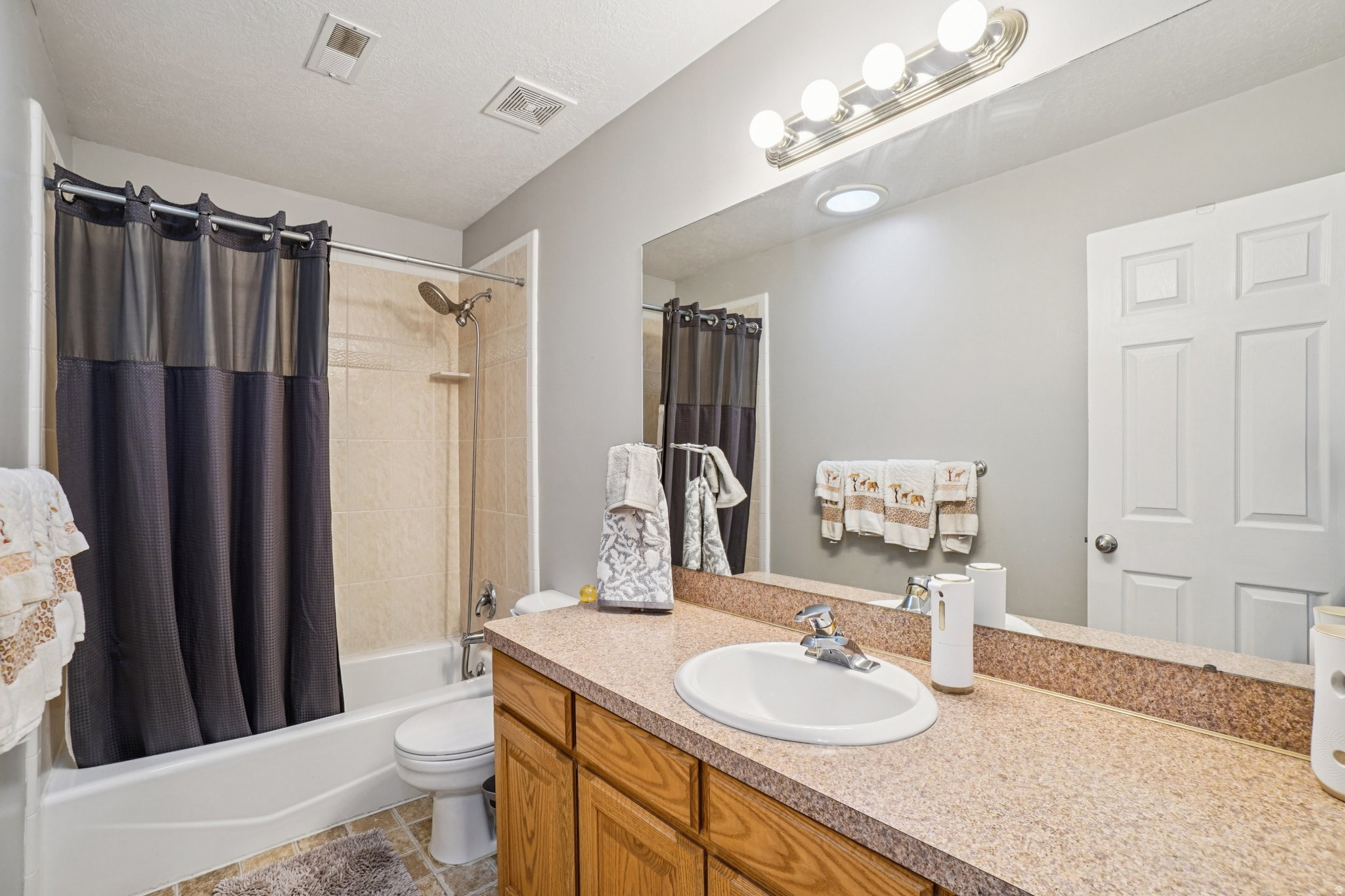 SHADY GROVE - Residential