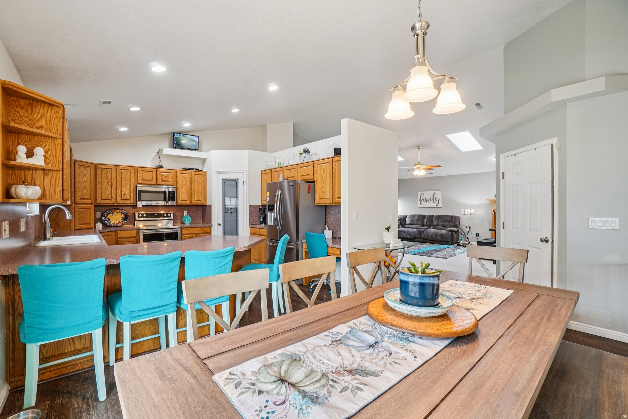 SHADY GROVE - Residential