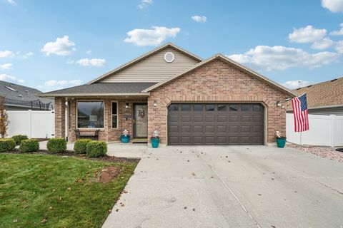 Photo of 927 W 1730 N, Clinton, UT 84015 (MLS # 2124062)