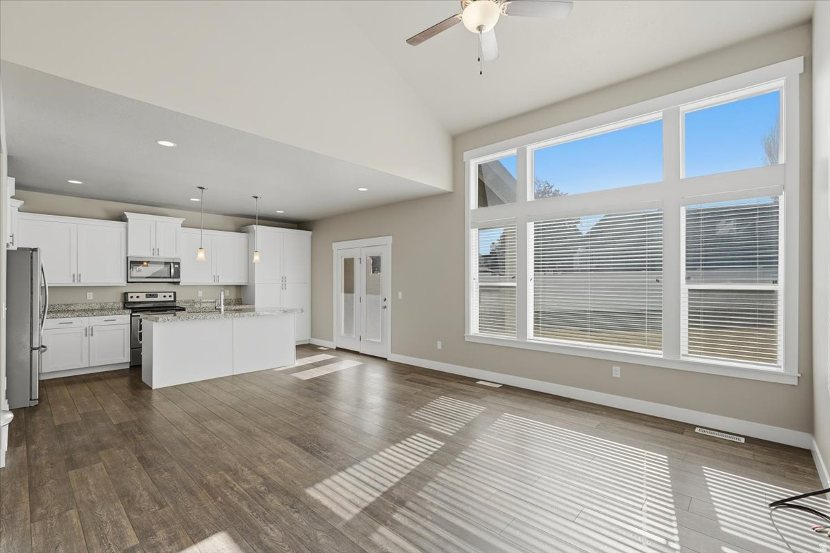 VILLAGE - Residential