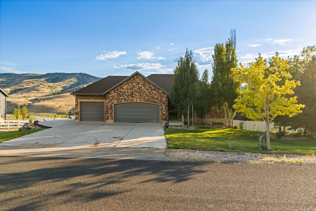 Photo of 19694 S ELKHORN CIR, Birdseye, UT 84629 (MLS # 2173389)