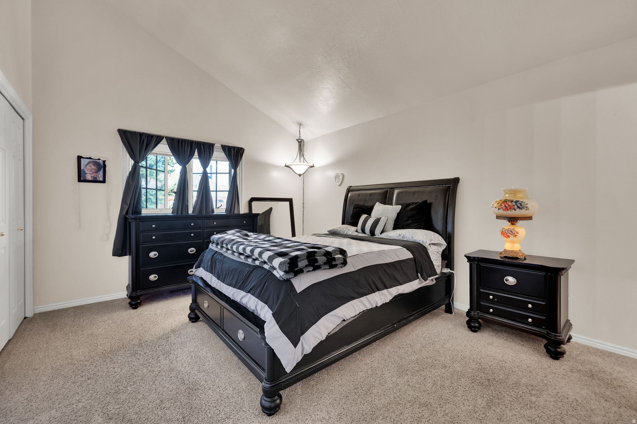 SWISS OAKS - Residential