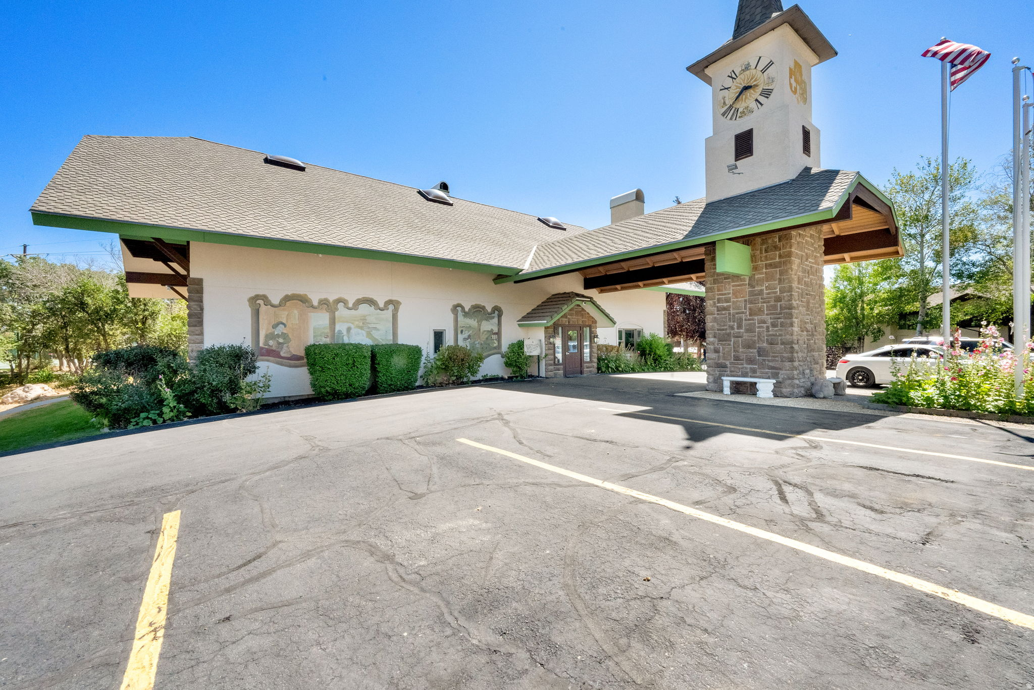 SWISS OAKS - Residential