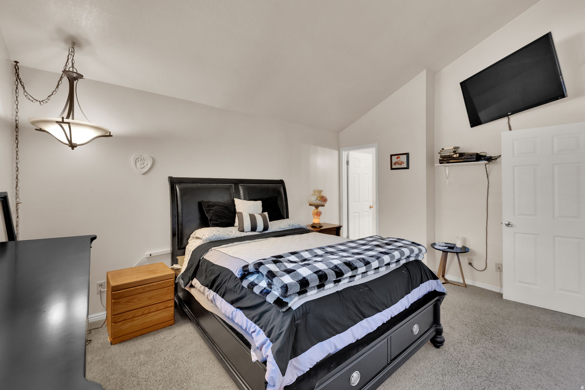 SWISS OAKS - Residential