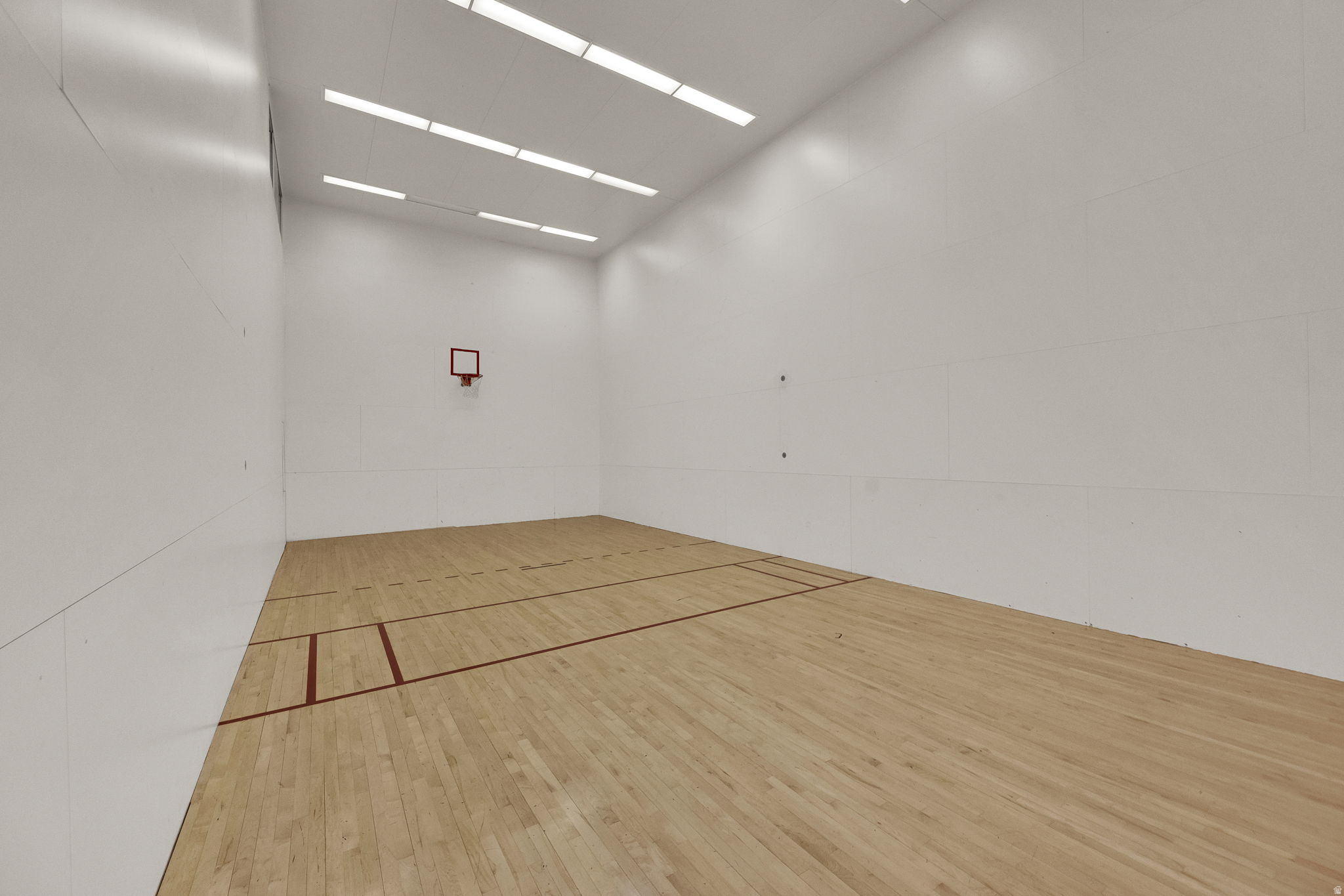 SWISS OAKS - Residential