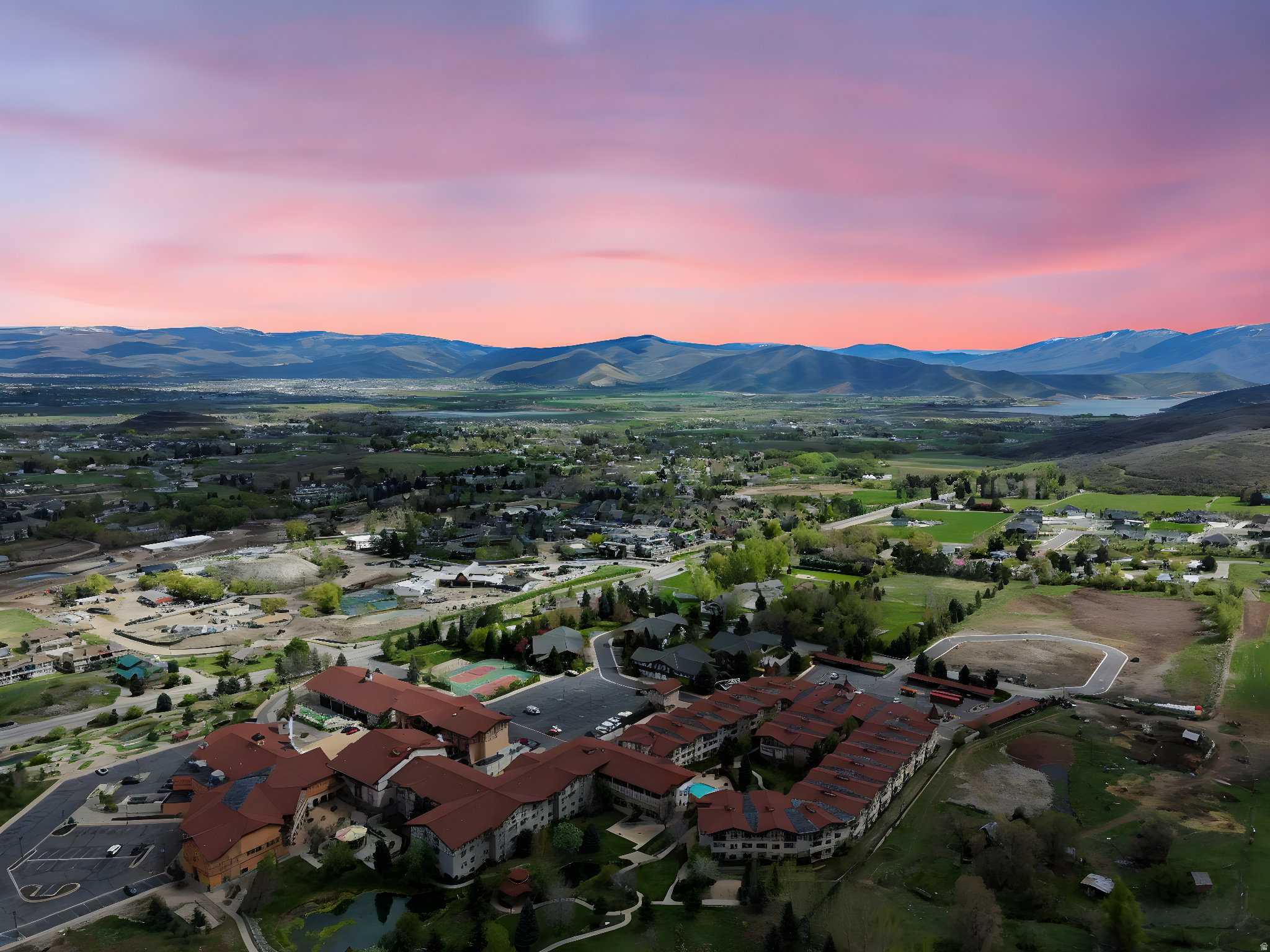 SWISS OAKS - Residential