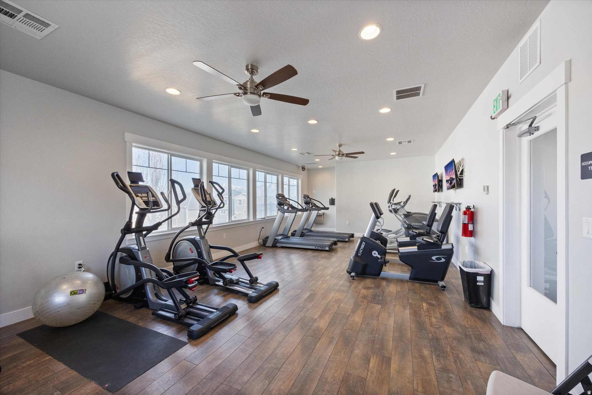 SKY RIDGE - Residential