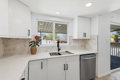 Tiny photo for 599 E MILLCREEK WAY, South Salt Lake, UT 84106 (MLS # 2152657)