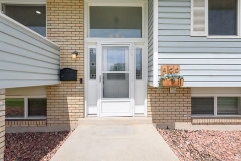 Tiny photo for 599 E MILLCREEK WAY, South Salt Lake, UT 84106 (MLS # 2152657)