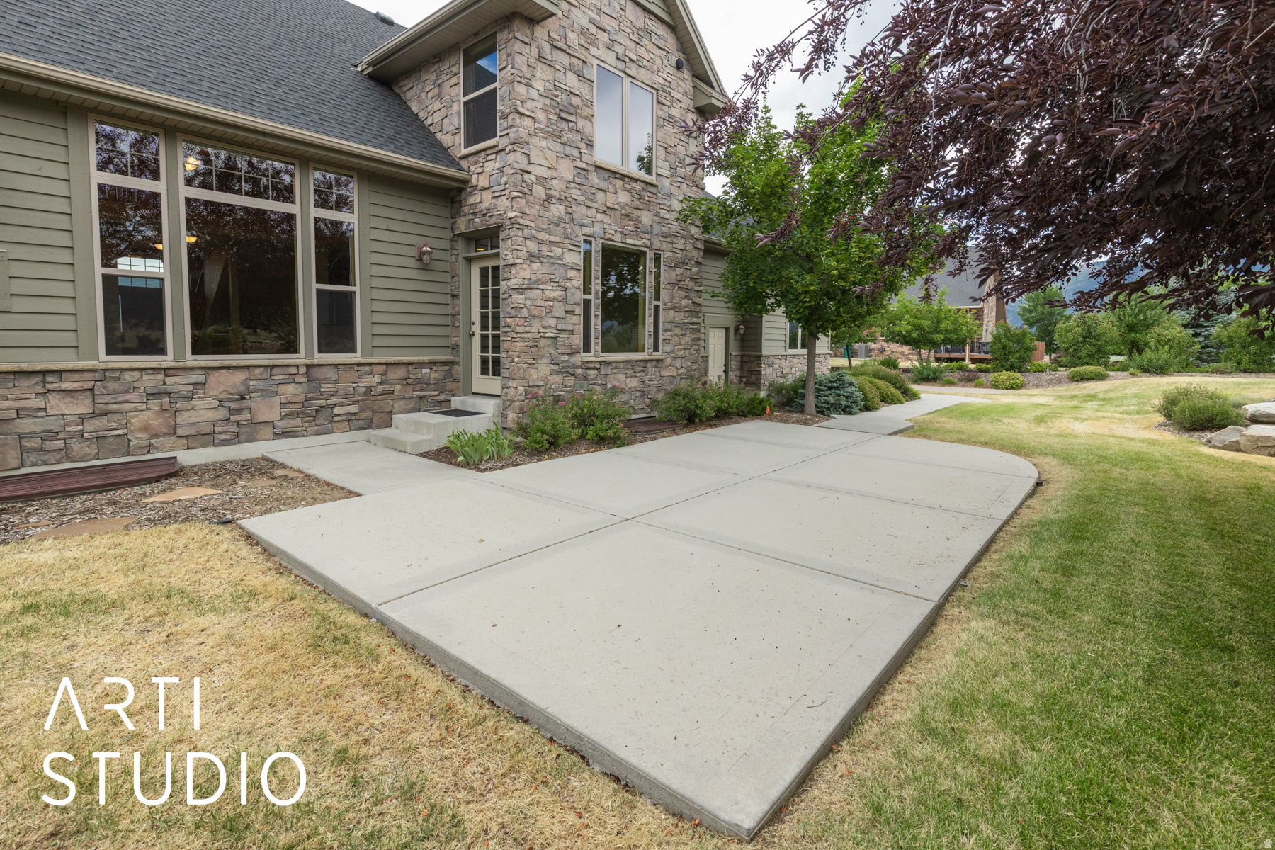 EAGLE RIDGE - Residential