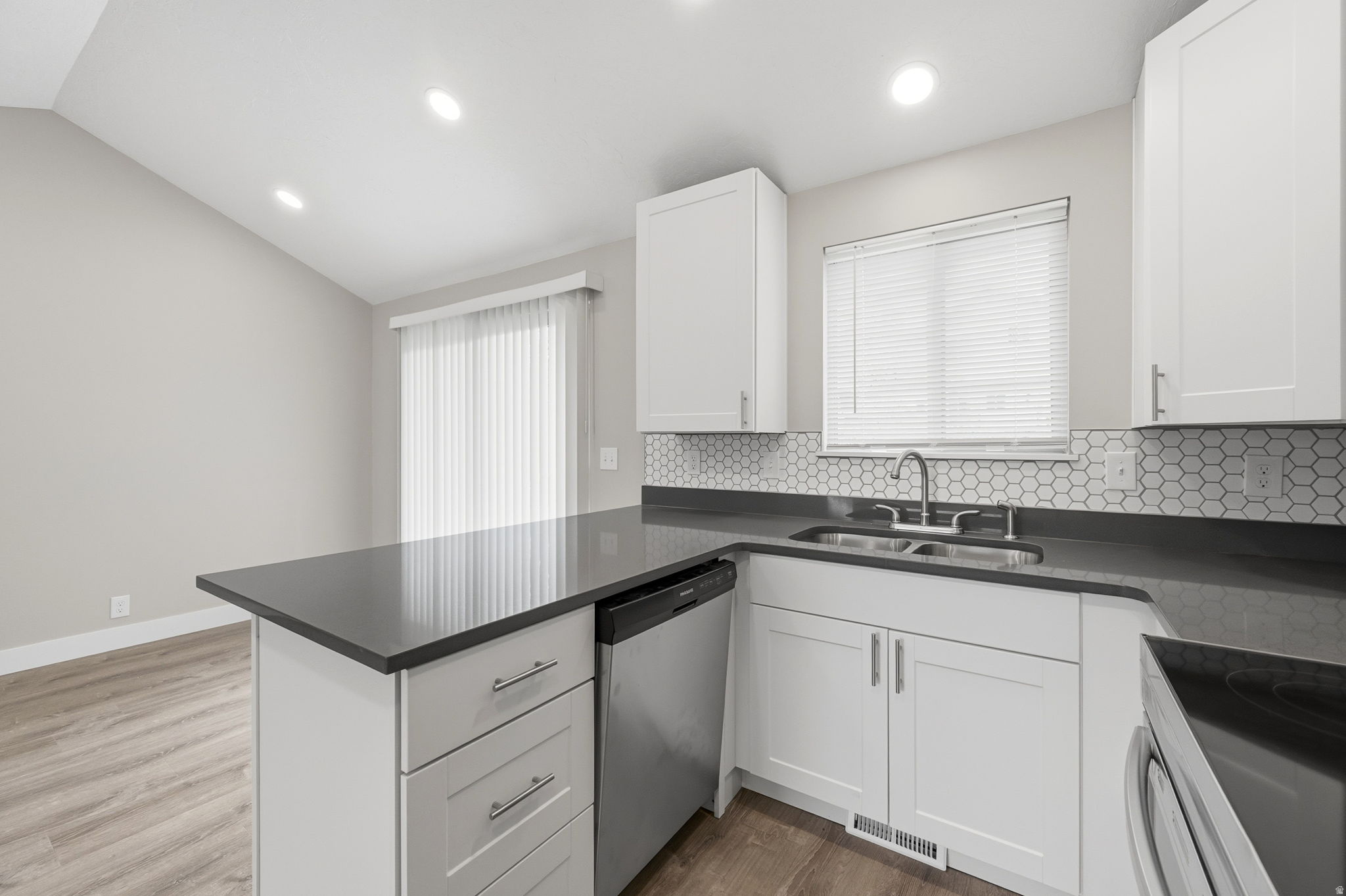 OQUIRRH SHADOWS #15 - Residential