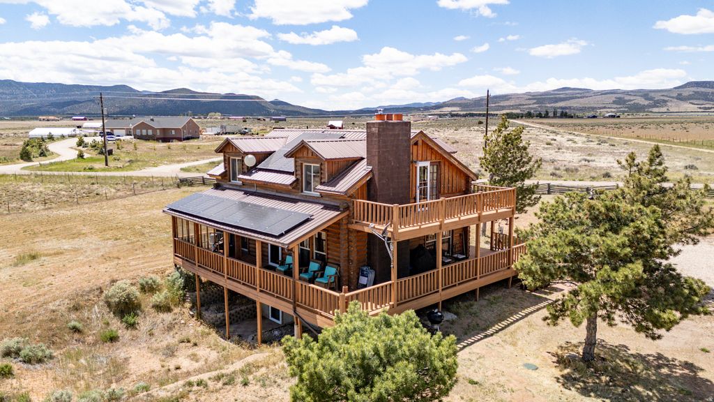 Photo of 8023 W 1800 S, Cedar City, UT 84720 (MLS # 2156412)