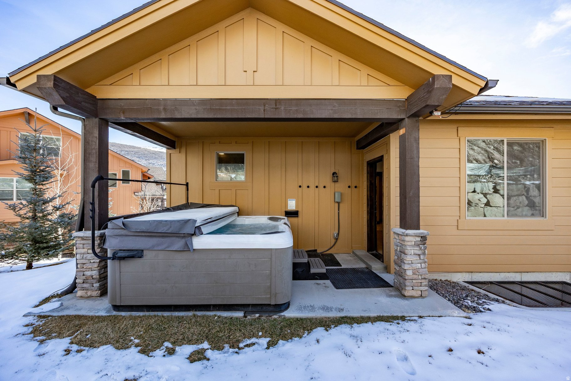 BLACK ROCK RIDGE - Residential