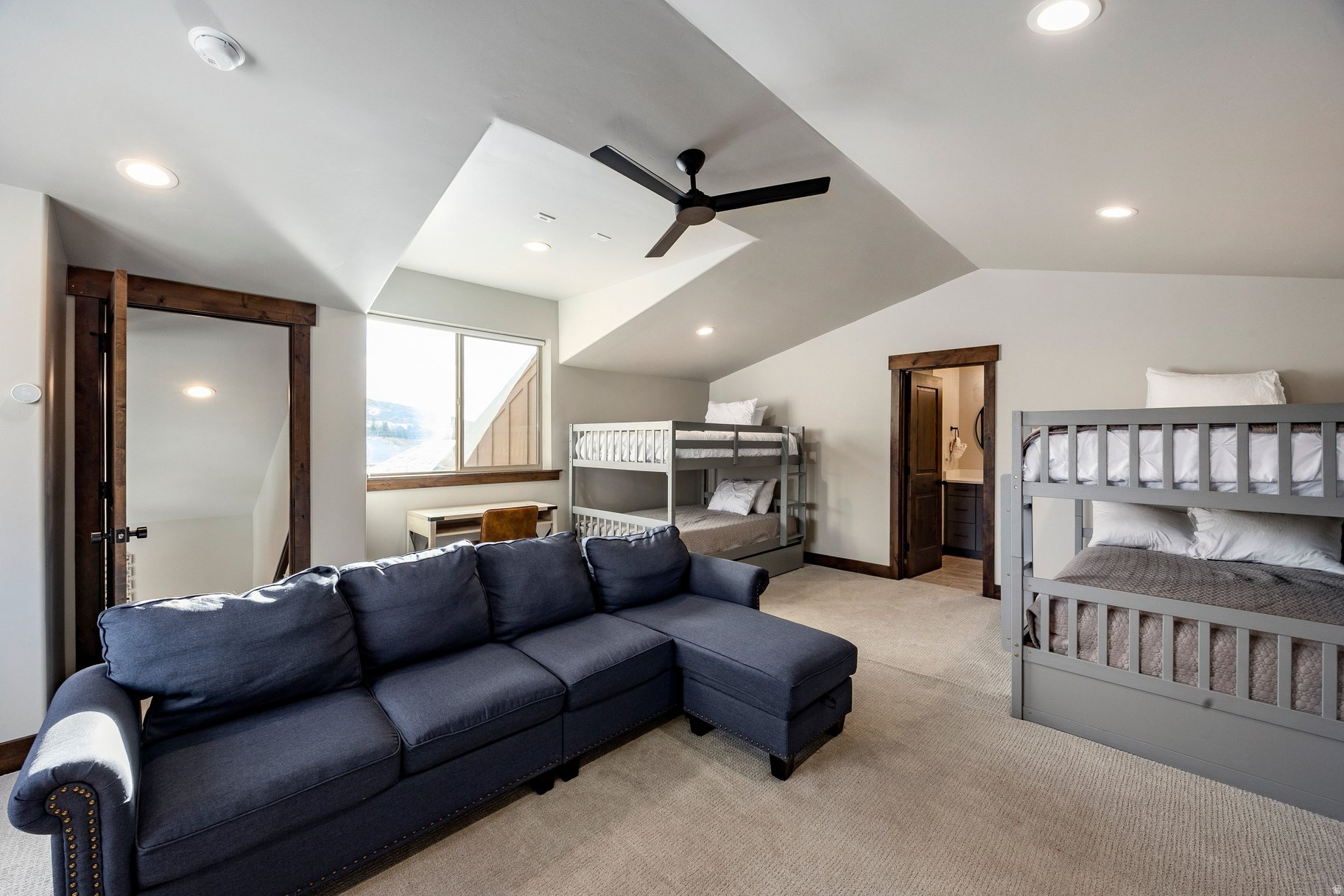 BLACK ROCK RIDGE - Residential