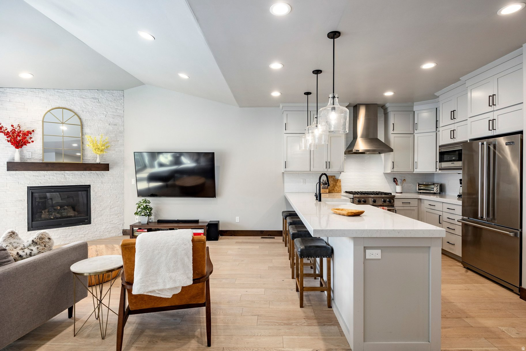 BLACK ROCK RIDGE - Residential