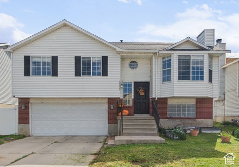 Photo of 1165 W BRANDONWOOD DR, Murray, UT 84123 (MLS # 2187917)